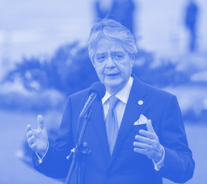 Guillermo Lasso dando un discurso